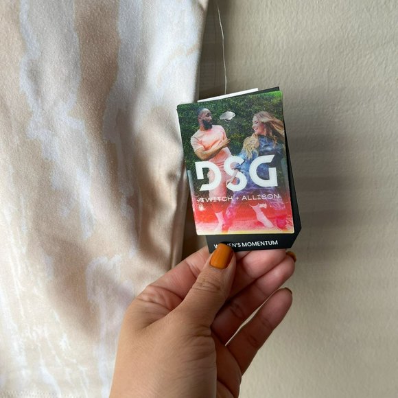 DSG X TWITCH + ALLISON Women's Cropped Fashion Tank Top Torn Camo Cream - Picture 5 of 9